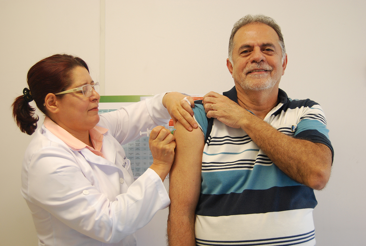 Vacina contra gripe está disponível em mais de 2,2 mil postos de saúde