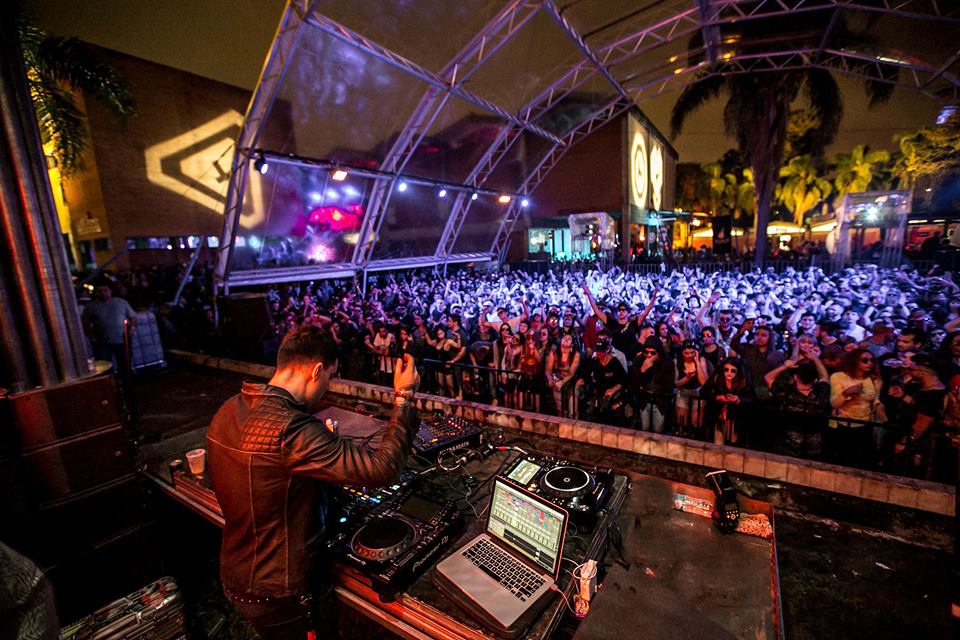 CarnaVibe reúne grandes DJs no maior pré-carnaval eletrônico do Brasil