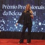 A Força da Mulher Madura na Passarela do Mar: O Estilo Alenoah